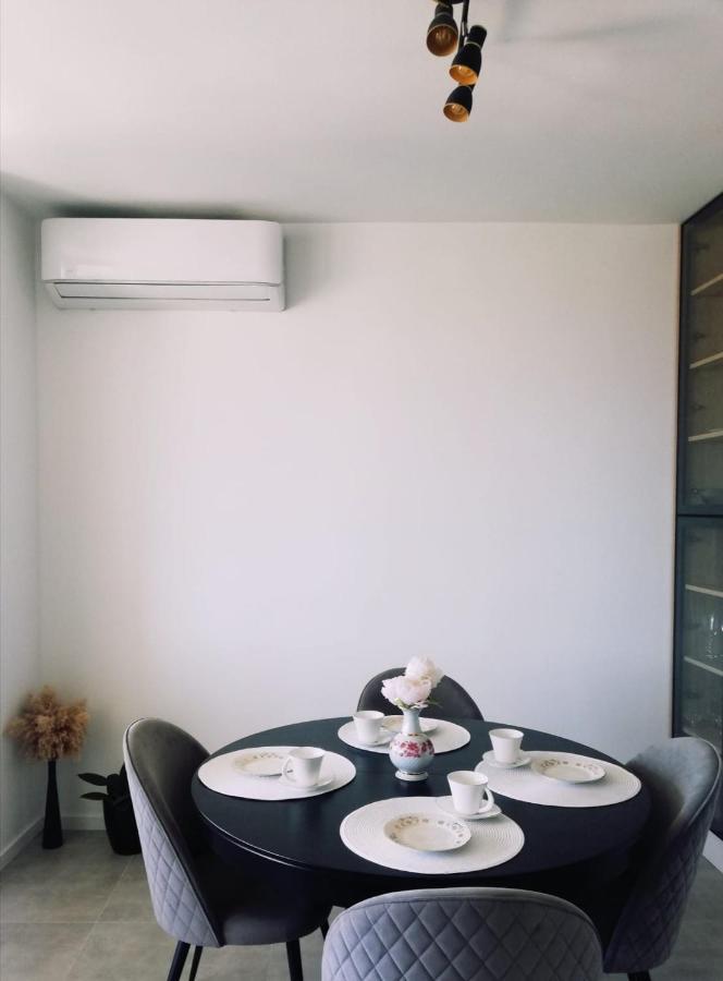Apartamento Apartman Aria Dugi Rat Exterior foto